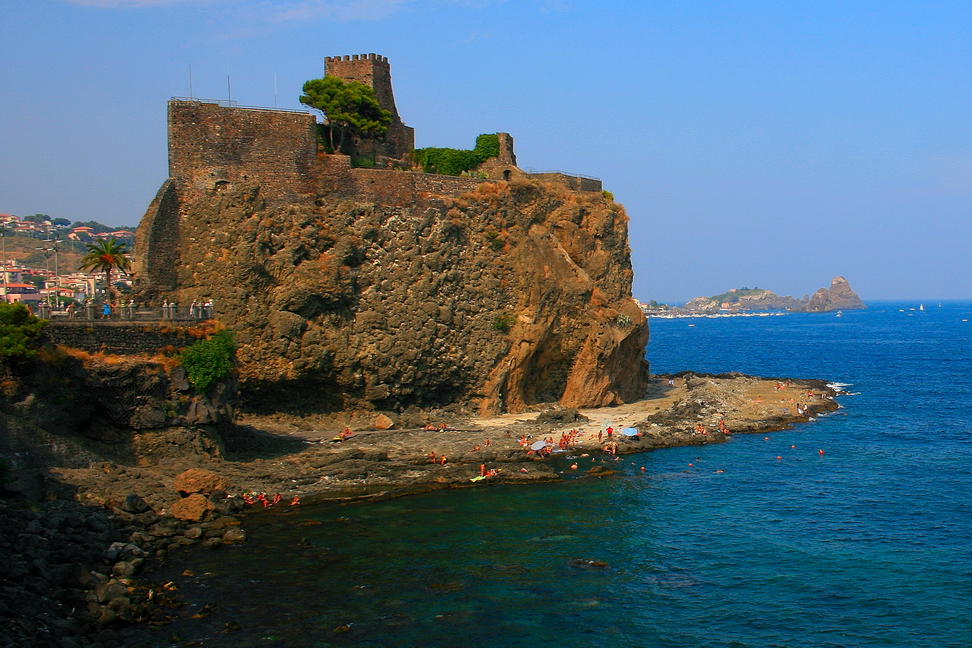 Aci Castello.jpg